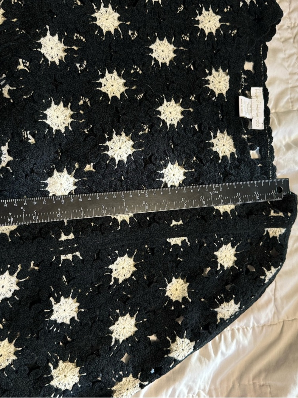 House of Harlow 1960 Crochet Floral Fringe Poncho One Size - Picture 8 of 8